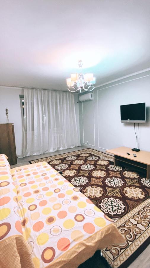 2 Комн Квартира На Новой Площади Apartman Almati Kültér fotó